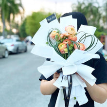 Load image into Gallery viewer, Prestige Bouquet To You (Ranunculus Orange White Wrap Bouquet To You)

