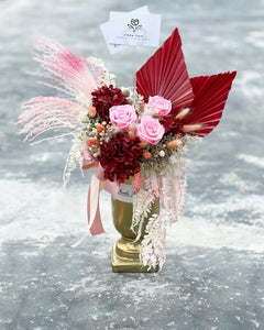 Preserved Flowers Vase To You (3 Roses + Hydrangea Design Red Pink Color)