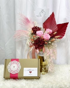 Preserved Flowers Vase To You (3 Roses + Hydrangea Design Red Pink Color)