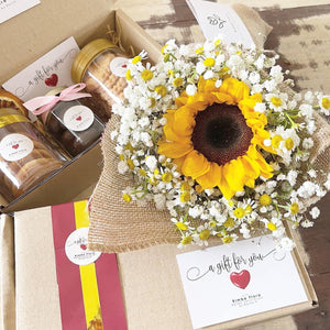 Premium Signature Bouquet To You (Sunflower Chamomile Baby Breath Design)