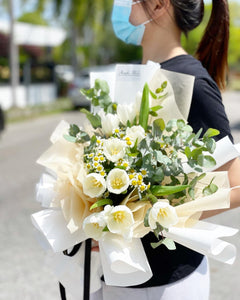 Prestige Bouquet To You (Tulip White, Chamomile & Eucalyptus Style Wrap )