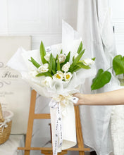 Load image into Gallery viewer, Prestige Bouquet To You (Tulip White Series White Wrap)
