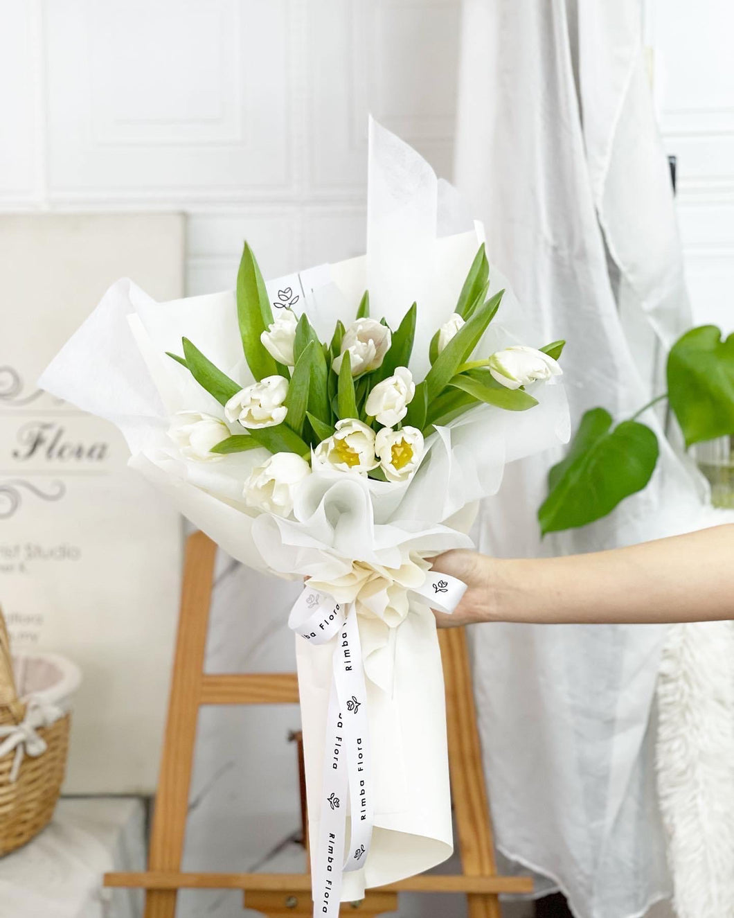 Prestige Bouquet To You (Tulip White Series White Wrap)