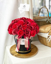 Load image into Gallery viewer, Everlasting Soap Flower Box To You - 33 Roses (Red Design)

