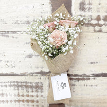 Load image into Gallery viewer, Premium Signature Bouquet To You (Cappuccino Roses Baby Breath Design)
