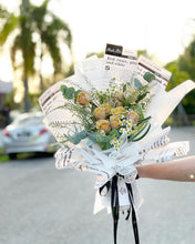 Load image into Gallery viewer, Premium Bouquet To You (Toffee Roses Design)
