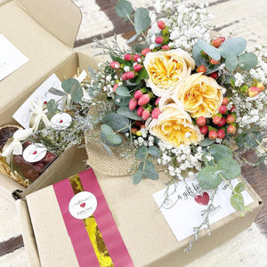 Premium Signature Bouquet To You (Victorian Peach Roses  Design)