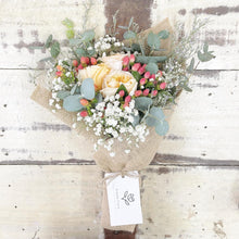 Load image into Gallery viewer, Premium Signature Bouquet To You (Victorian Peach Roses  Design)
