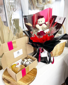 Prestige Bouquet To You ( Red Roses, Cotton Flower, Dried Flower Series & Graduation Bear